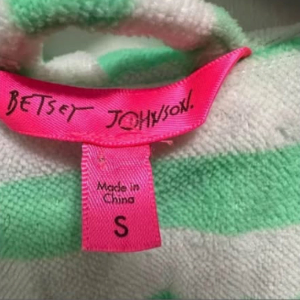 Vintage Fun Betsey Johnson Pool Side Girl Robe - Short With Hood